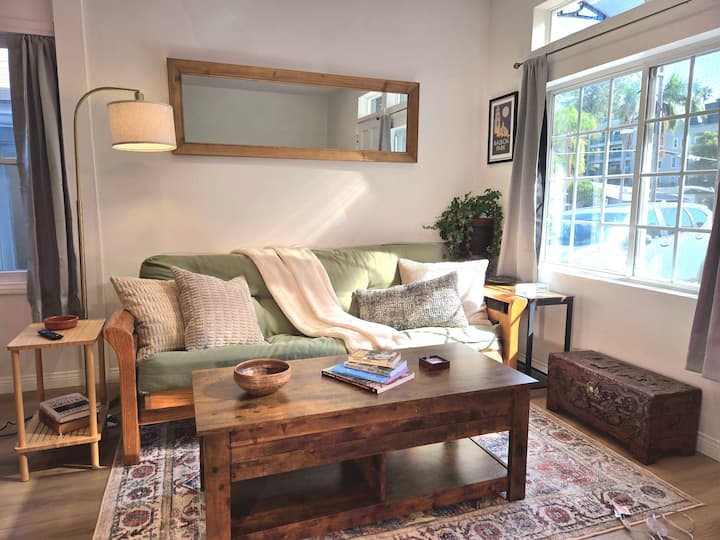 Entire House With Private Yard - San Diego, CA