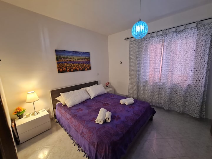 Dhoma e gjumit 2 me banjë private