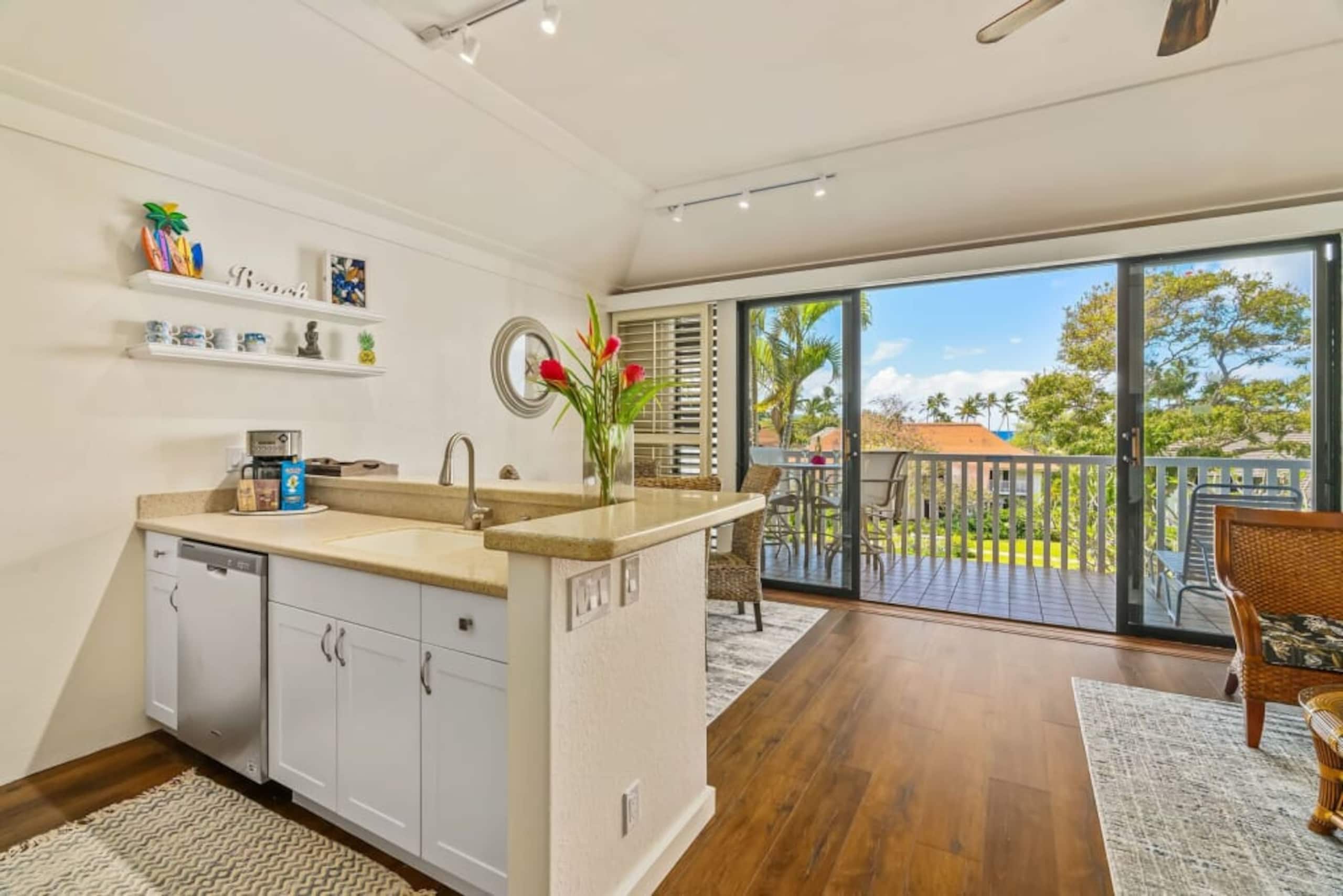 Kiahuna Paradise condo with A/C - Photo 5