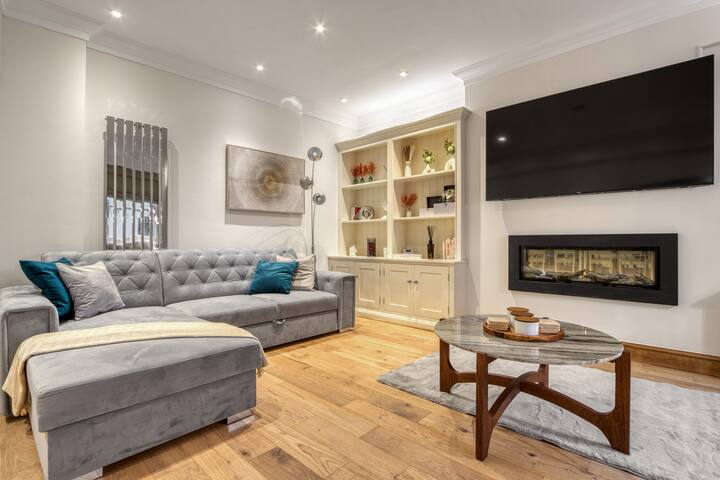 Homely 3Bed 3Bath Kensington gallery image 3