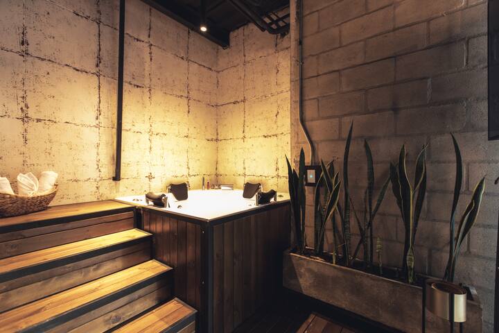 Lleras Park Concept Hotel - Hoteles en Medellín el Poblado managed Airbnb listing 2