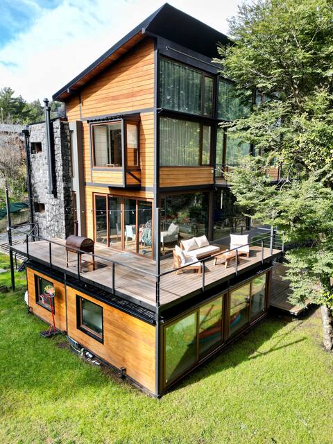 House in Lago Moreno with heated pool