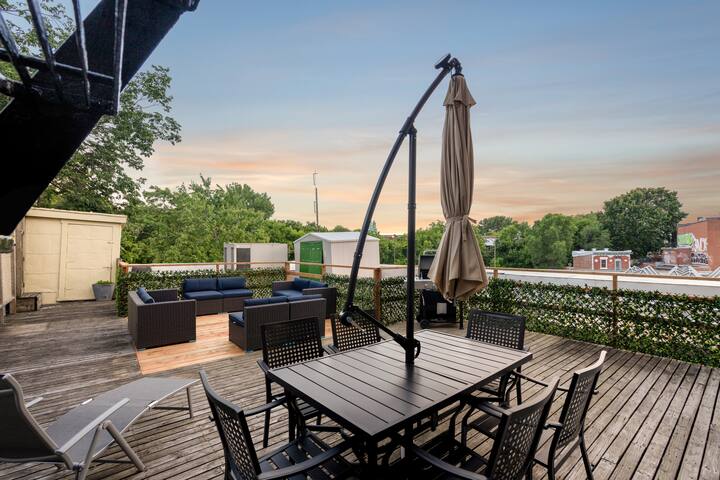 Standalone 2 Floor PH Downtown- Private Rooftop