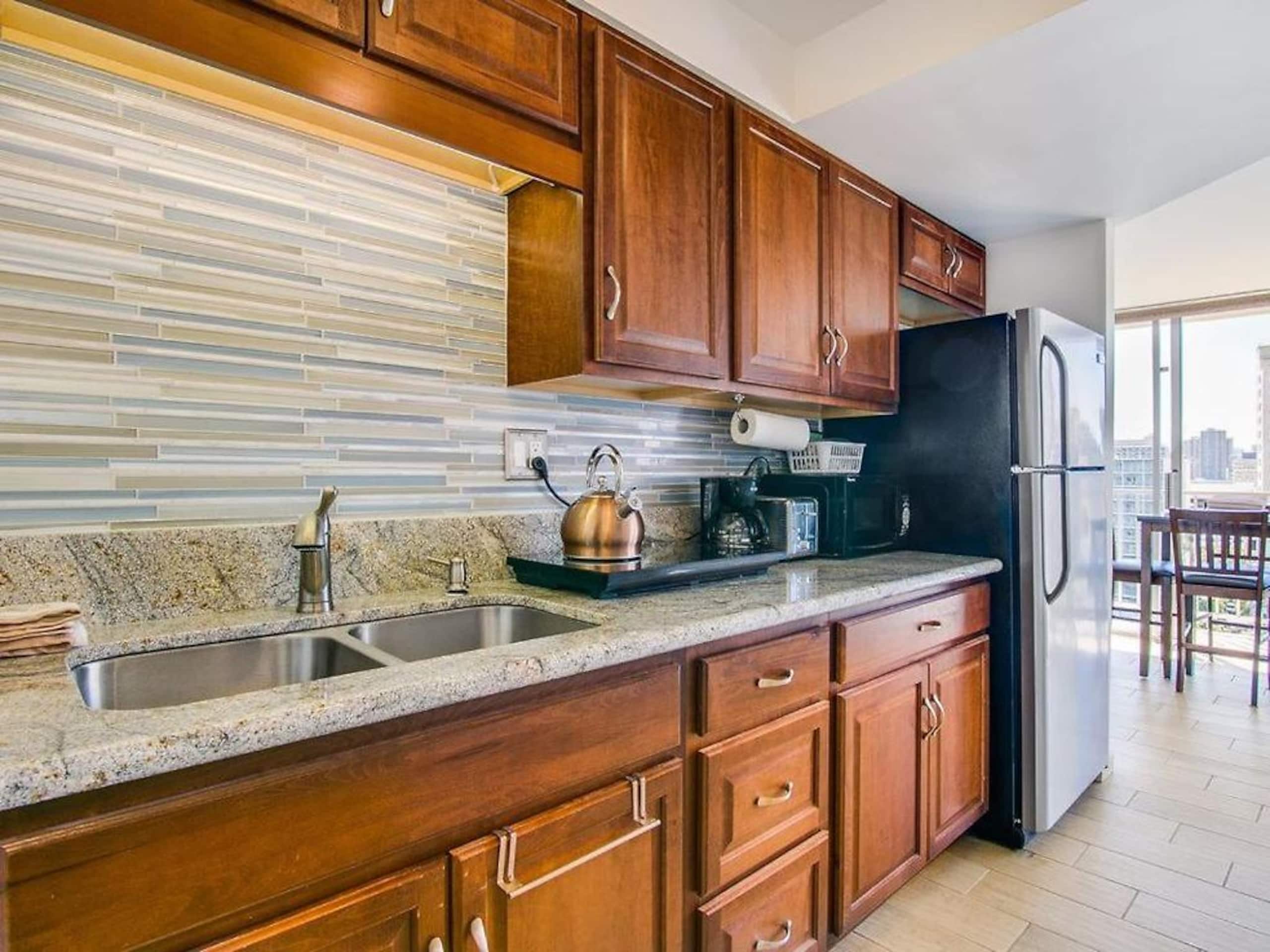 Hotel in Honolulu · ★4.47 · Studio · 2 beds · 1 private bath - Image 7