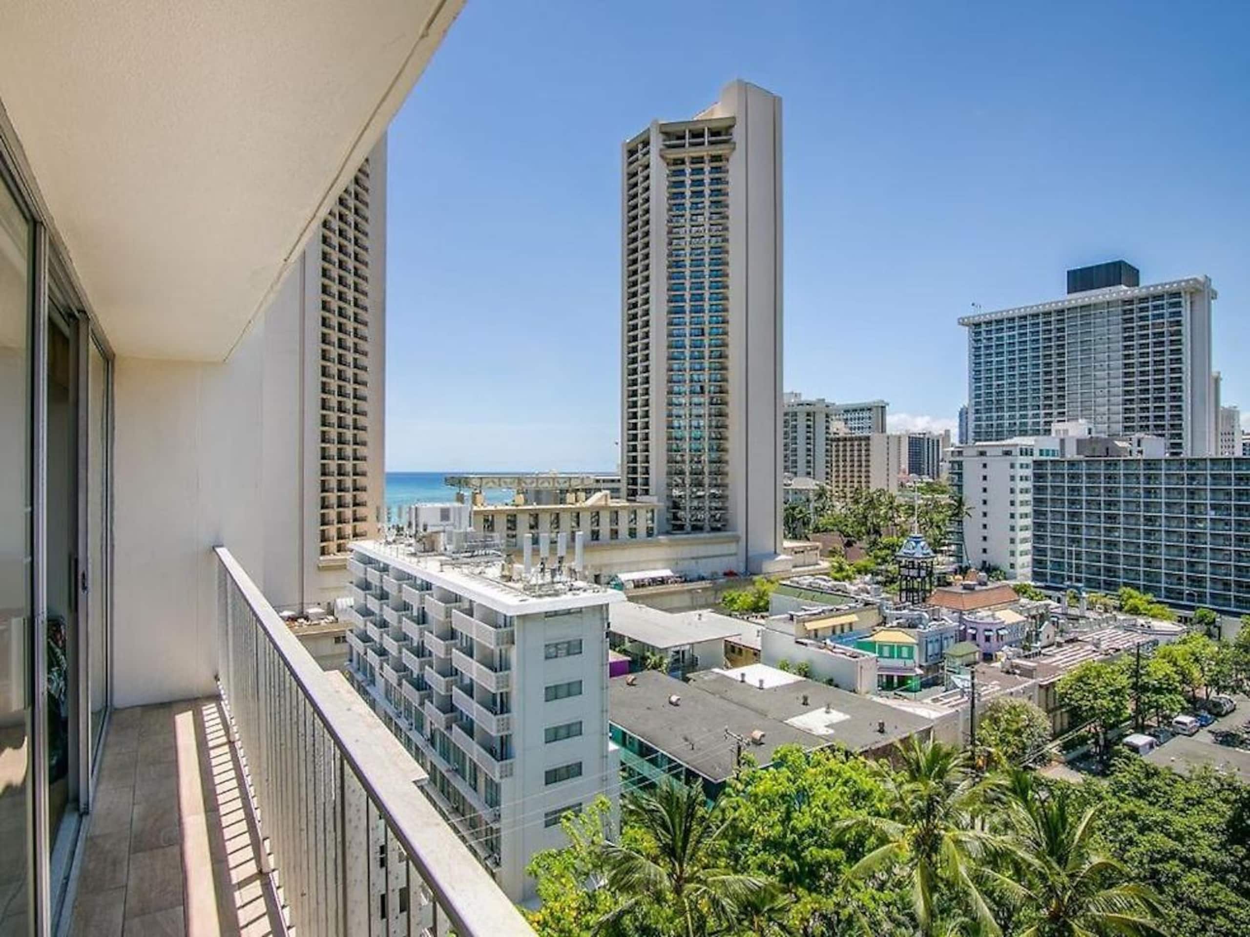 Hotel in Honolulu · ★4.47 · Studio · 2 beds · 1 private bath - Image 8