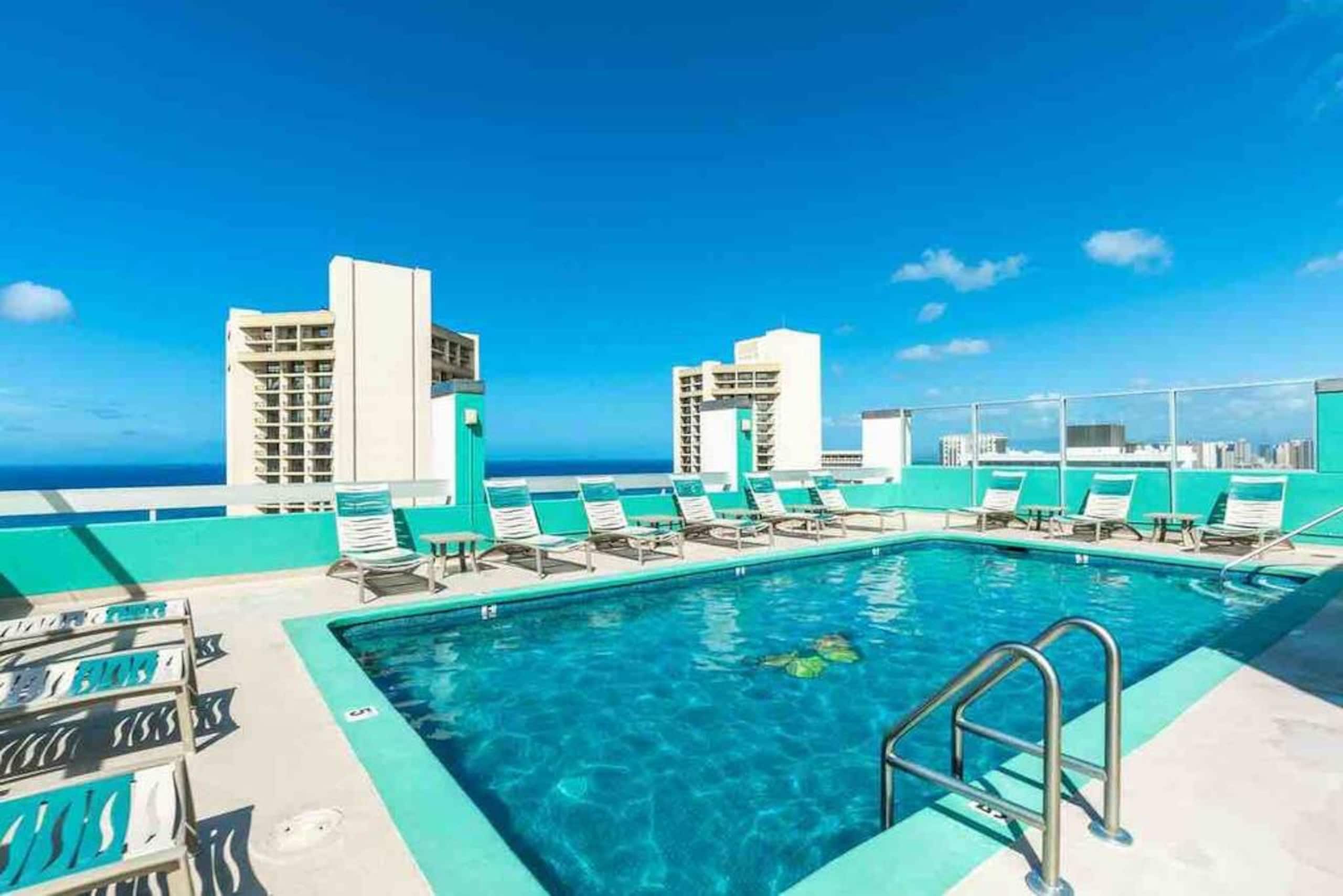 Hotel in Honolulu · ★4.47 · Studio · 2 beds · 1 private bath - Image 10