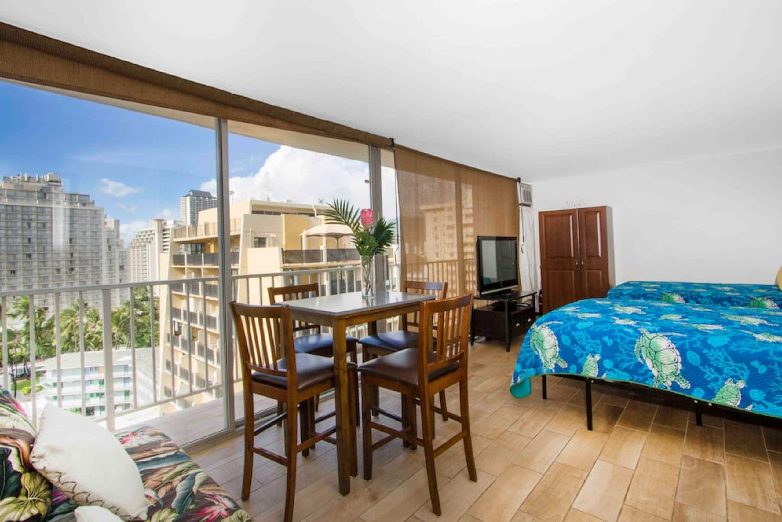 Hotel in Honolulu · ★4.47 · Studio · 2 beds · 1 private bath - Image 3