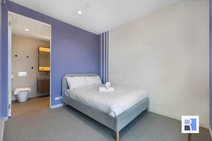 2Bed2Bath1Car St Boulevard Urban Retreat gallery image 4