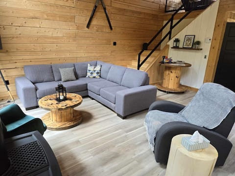 Top Airbnb: Headquarters in L'anse Saint Jean
