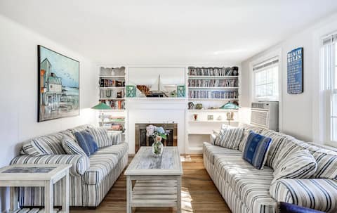 Top Airbnb: Falmouth Cape Dream | Walk to the beach | Pets Ok in Falmouth