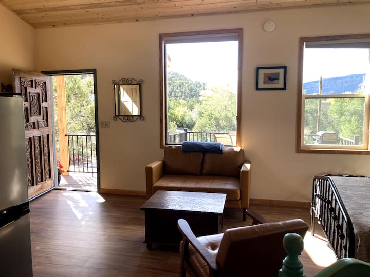 Yellowbird Guesthouse - Jemez Springs, NM