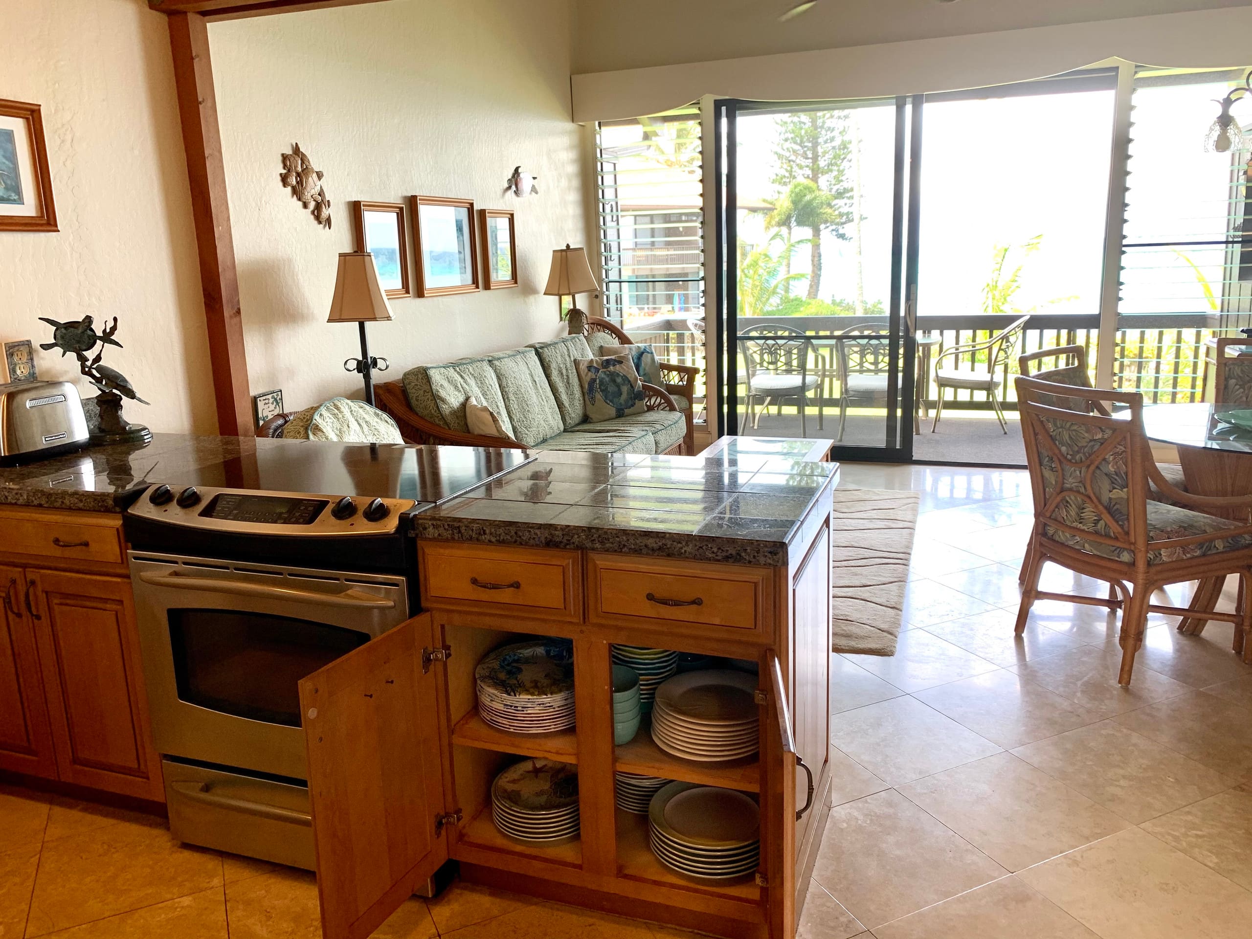 Condo in Lahaina · ★4.91 · 2 bedrooms · 3 beds · 2 baths - Image 5