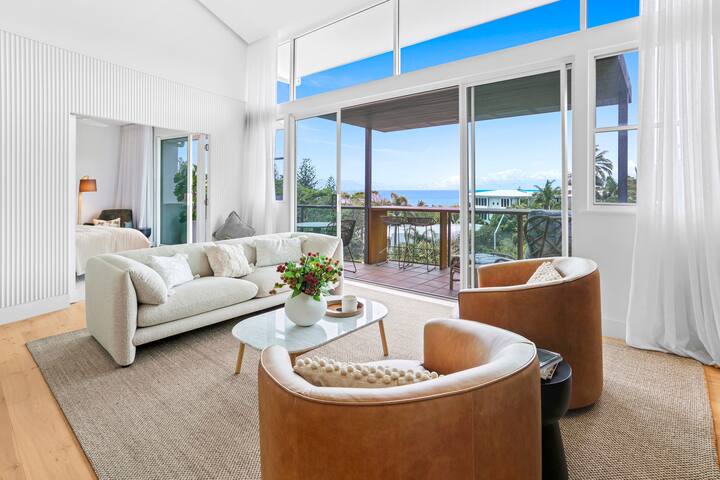 Luxurious Ocean View Penthouse gallery image 3