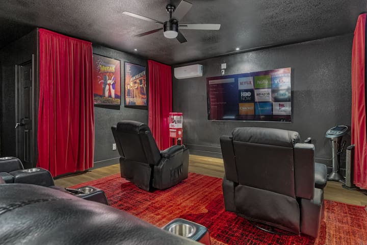 Fun 5BR Theater, Games, and Spa!