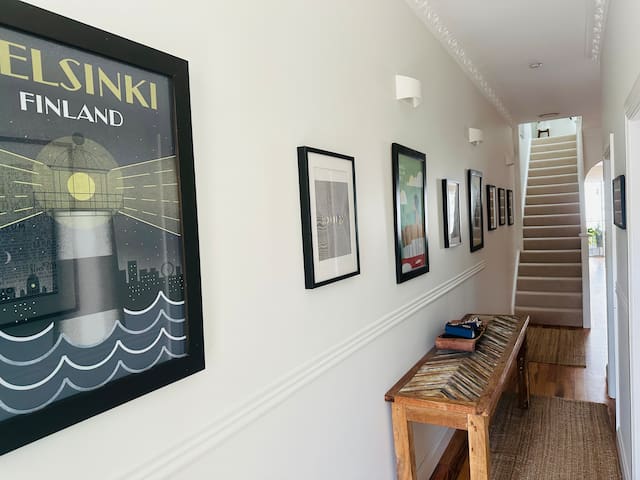 Beautiful Bondi Family Home gallery image 4