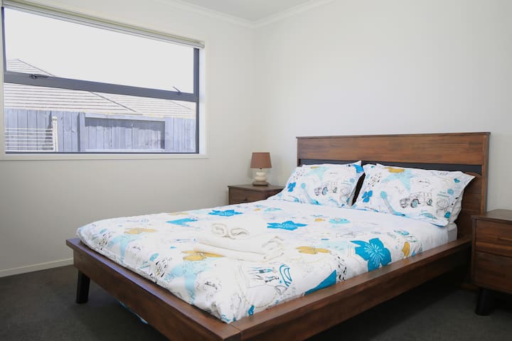 غرفة النوم 2