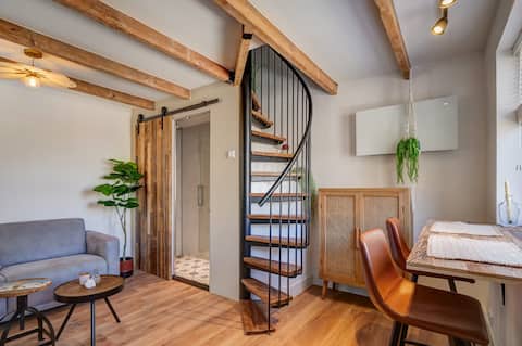 Successful Airbnb property: Tiny Beachhouse Petten in Petten Centrum En Korfwater