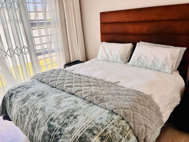 Festive Holiday Bliss Retreat gallery image 2