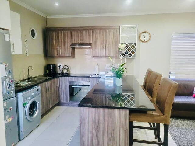 Festive Holiday Bliss Retreat gallery image 3