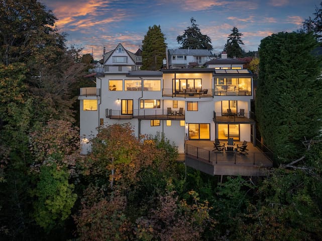 Water View Retreat | West Seattle • Hot Tub • EV