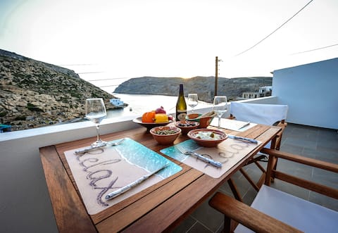 Droufakos’ home - Beachfront Lux 2BD apt. w. Views