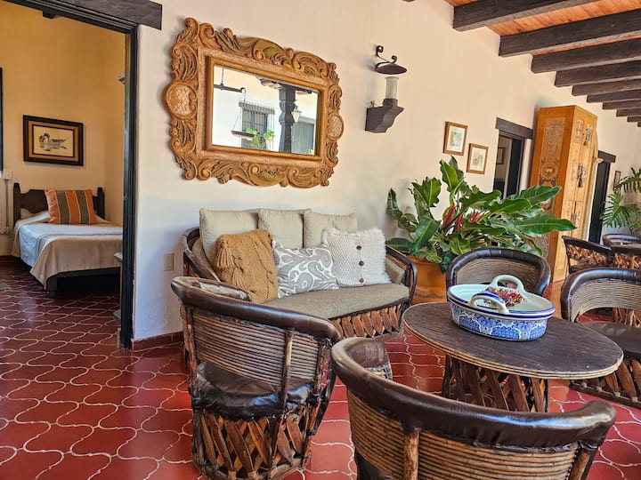 Antigua Los Robles:centro De Tapalpa Con Terraza. - Tapalpa