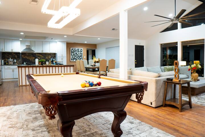 Luxury 4BR Family Retreat w/Pool Sleeps 10 6 Beds gallery image 2