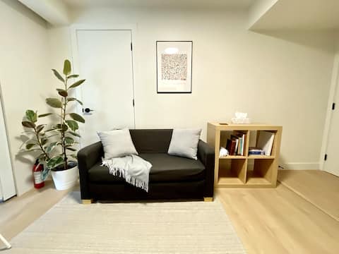 Popular Airbnb listing: 3 Bedrooms. Great location, fully renovated. in Killarney
