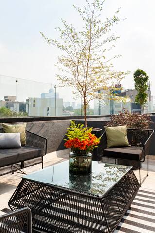 Lux 2BR Apt with balcony @The Corner Condesa gallery image 4