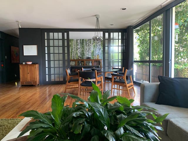 Vibrante refugio con estilo