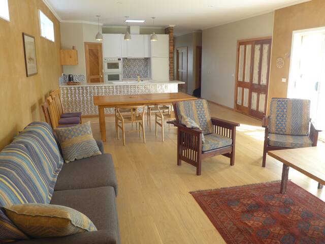 Beach cottage in Apollo Bay. gallery image 2