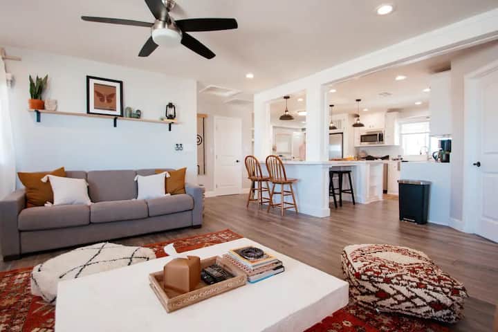 Friendly Owl Ranch W/ Hot Tub - Yucca Valley, CA