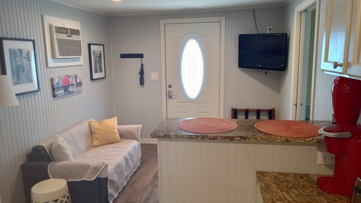 Top performing Airbnb: Cozy Texoma Guesthouse in Sherman