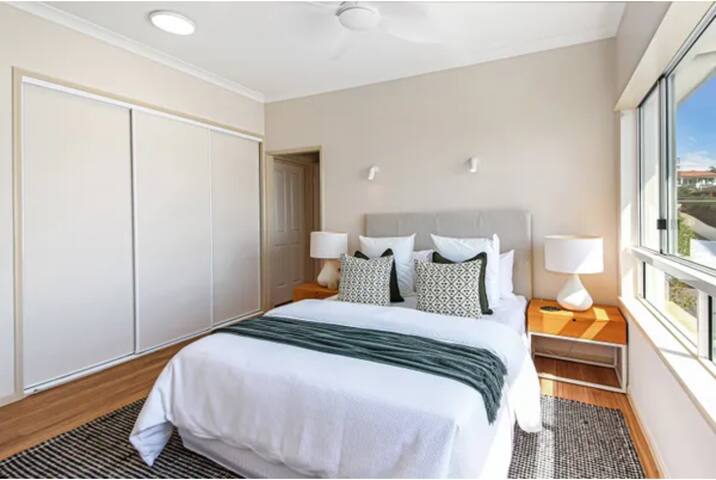 Ocean View Penthouse with Therapeutic Relax Tank gallery image 5