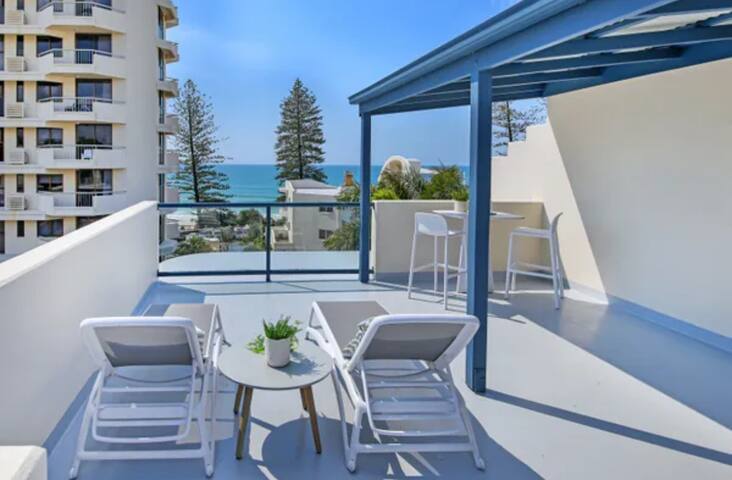 Ocean View Penthouse with Therapeutic Relax Tank