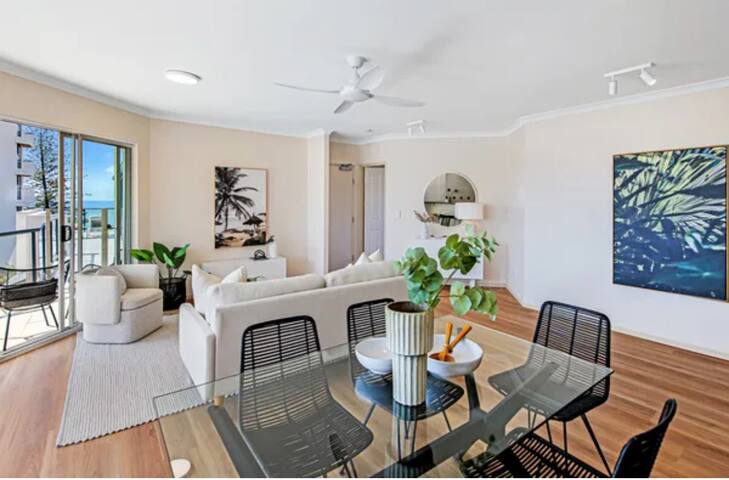 Ocean View Penthouse with Therapeutic Relax Tank gallery image 4