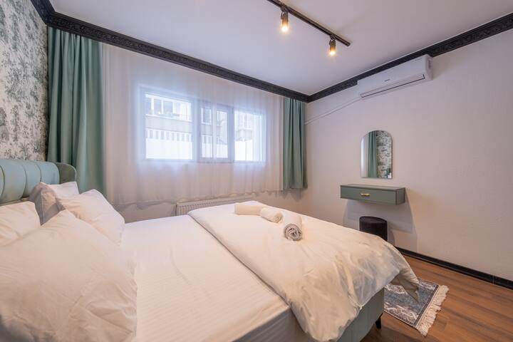 Hotel Suite for 8 people with garden/ Şişli Center gallery image 2