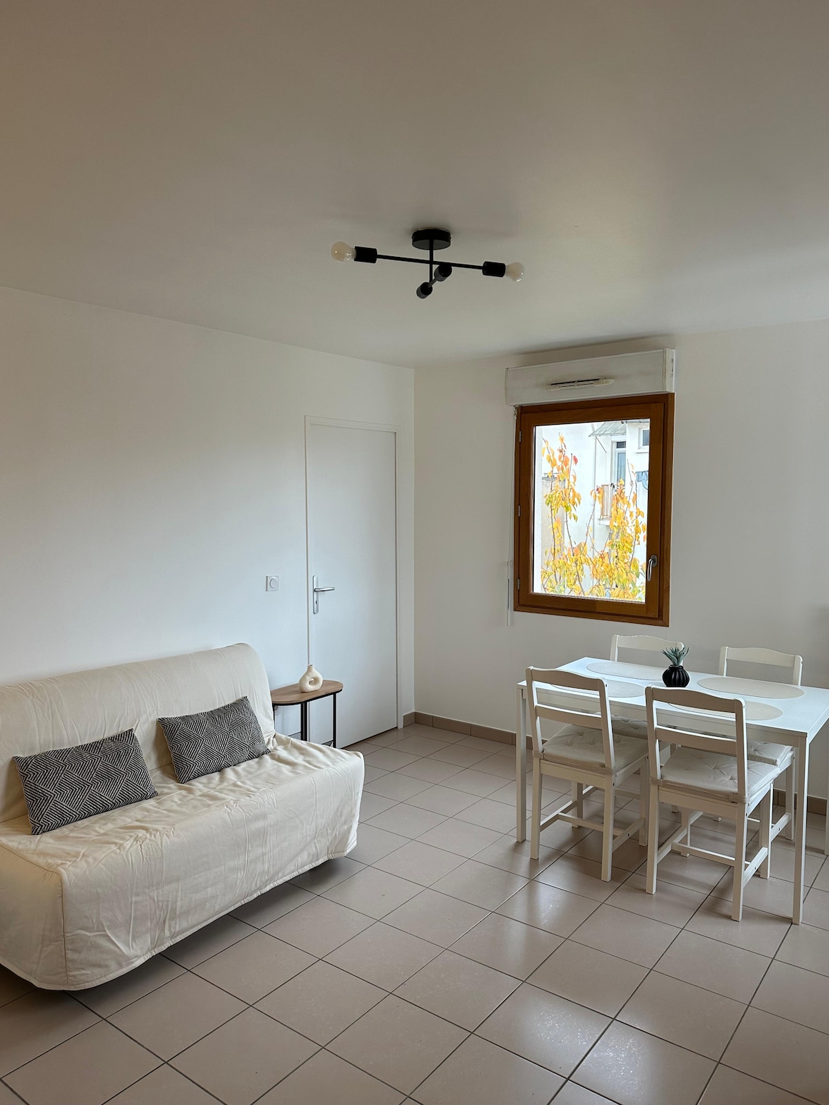 Proprietà Airbnb di successo: Cozy apartment close to Paris - private parking a Vitry Sur Seine