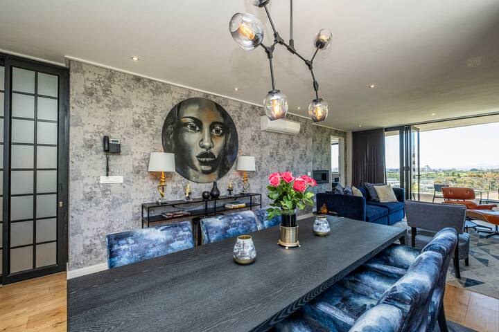 Luxuriously stylish and central