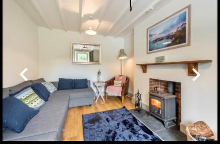 2 Bedroom Cottage With Hot Tub - Narberth