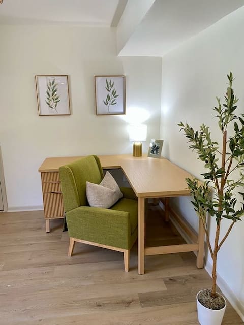 Casita Olive- Peaceful  Gville Pool Home in Nature