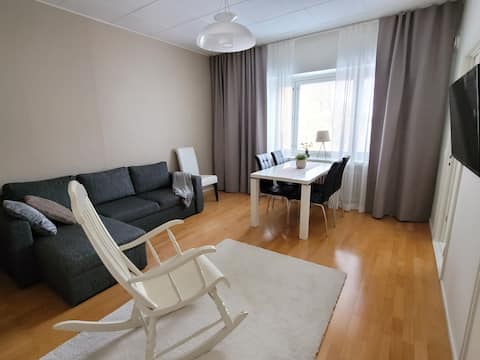 Popular Airbnb listing: Spacious two-bedroom apartment in the city center with its own parking space in Keski Suomi