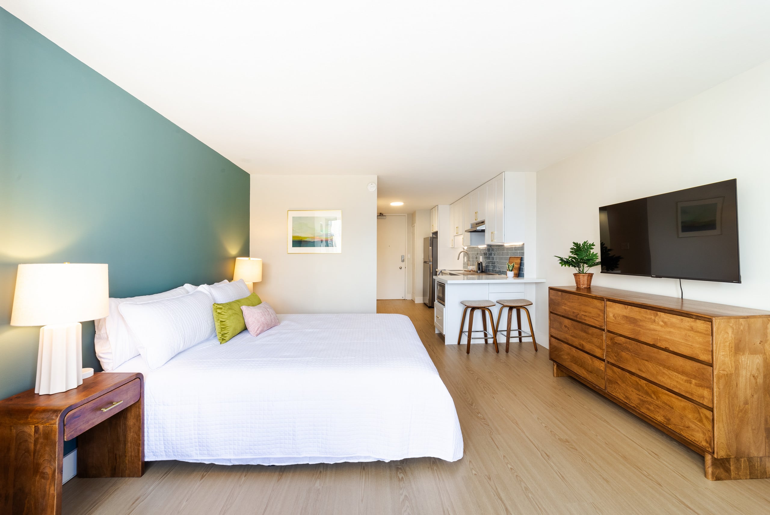 1281 Ilikai Marina Studio - City View by Beach - Image 10