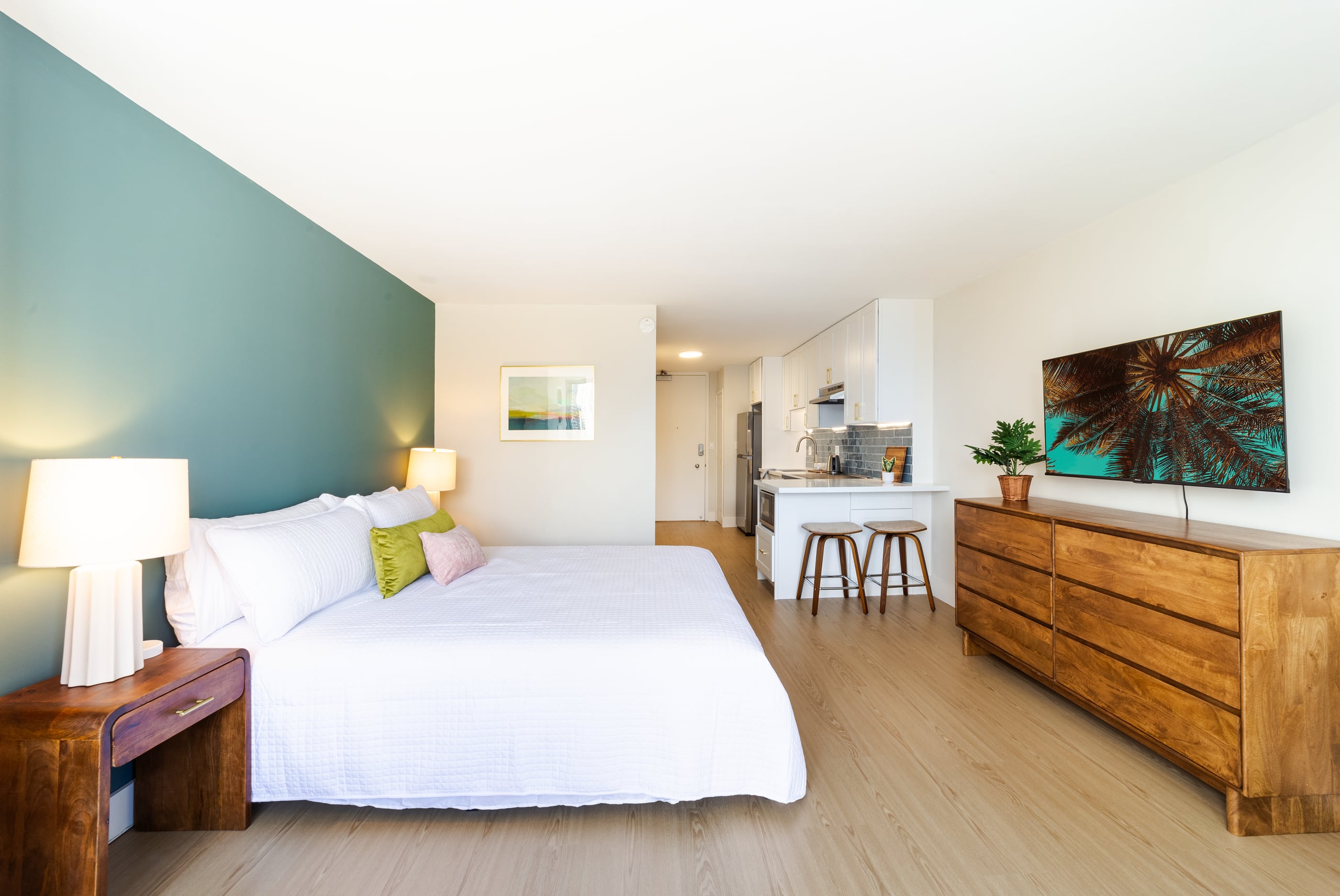 1281 Ilikai Marina Studio - City View by Beach - Image 14