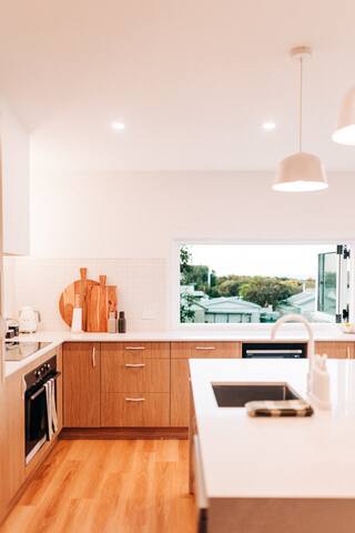 Blanca Beach House gallery image 3