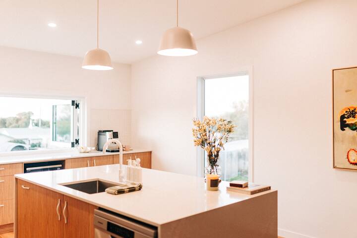 Blanca Beach House gallery image 4