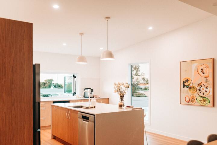 Blanca Beach House gallery image 5