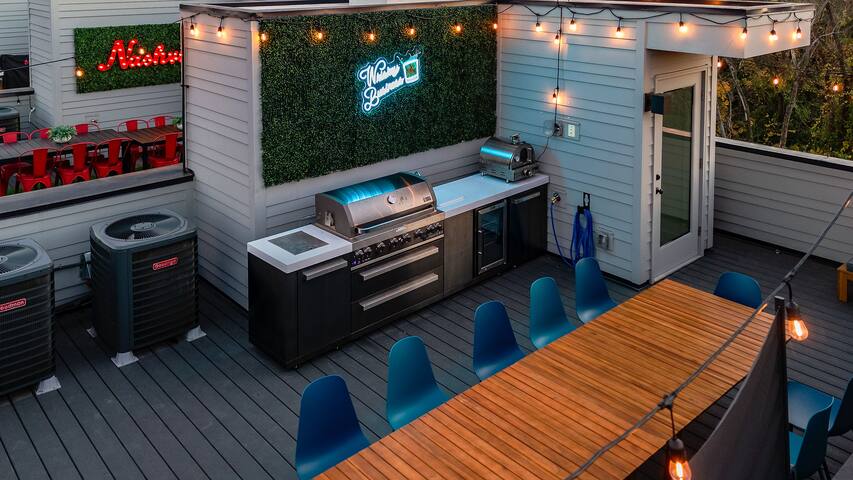 Luxury- Close to Broadway- 11 Beds,Rooftop&Hot-tub gallery image 4