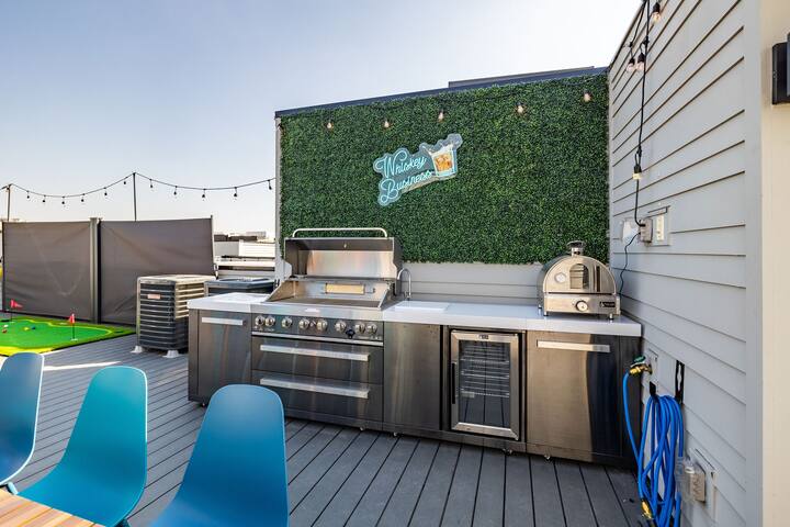 Luxury- Close to Broadway- 11 Beds,Rooftop&Hot-tub gallery image 5