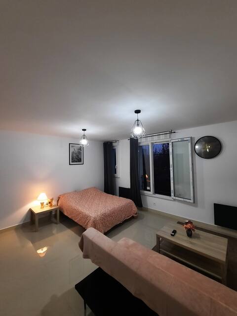 Studio Cosy 20 mins from PARIS
